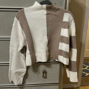Color-block cable knit cropped sweater
